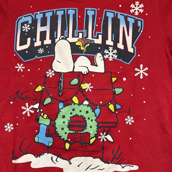 NWT Peanuts Snoopy Christmas CHILLIN  Shirt Boys Girls Size XXL  18. Red Cotton - Picture 2 of 3